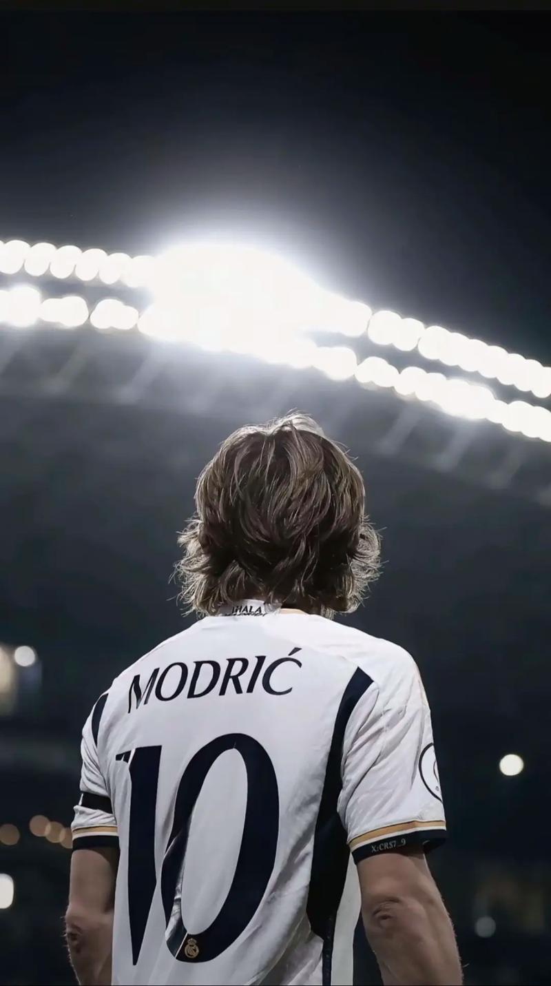 皇马维尼修斯关键进球助球队连胜